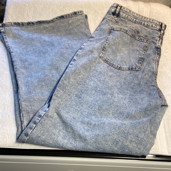 Sol High Rise wide Leg Jeans - Picture 2 of 9